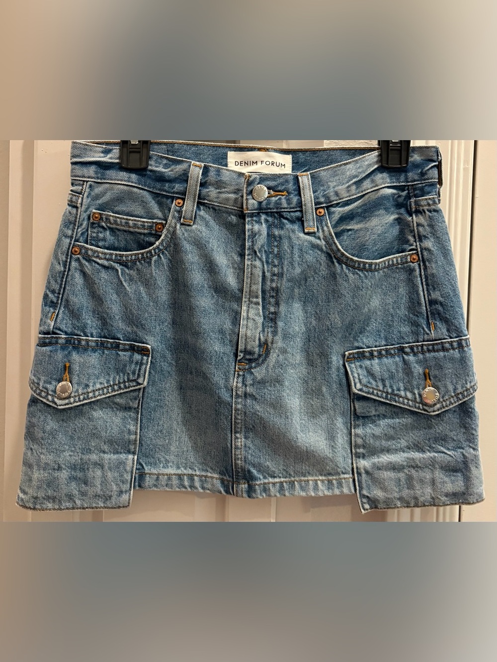 NWOT DENIM FORUM Light Blue Cargo Denim Mini Skirt Women’s Size 25